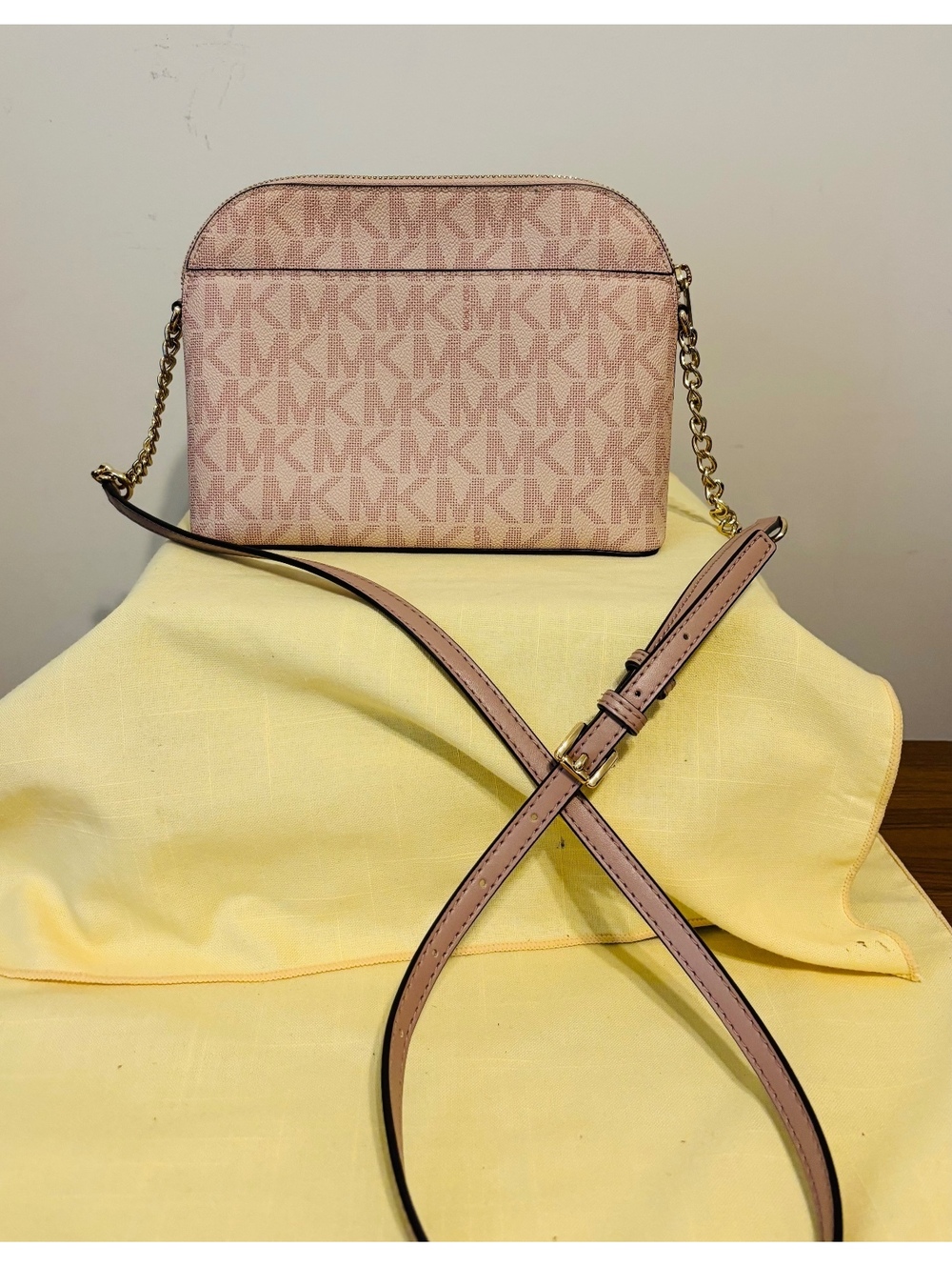 Michael Kors Cindy Dome Crossbody Bag Pink Signature MK Logo Center Stripe Chain